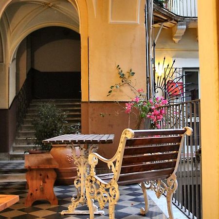 Cortile Stesicoro Bed and Breakfast Catania Exterior foto