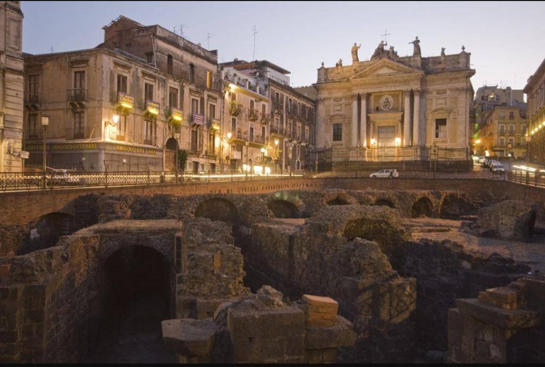 Cortile Stesicoro Bed and Breakfast Catania Exterior foto